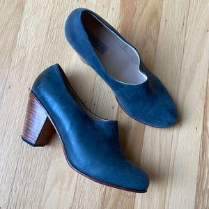 Nisolo Leather Austin 3-inch Heeled Bootie in Smoke